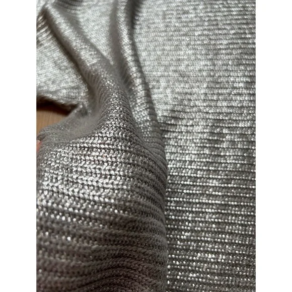 ❌SOLD❌Club Monaco Silver batwing Cotton sweater - Picture 4 of 4